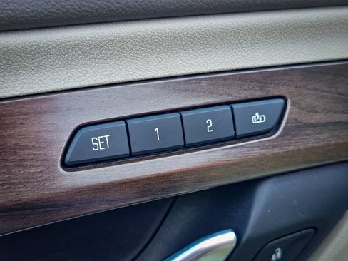 Used 2018 GMC Terrain Denali w/ Advanced Safety Package AWD/4WD image 10