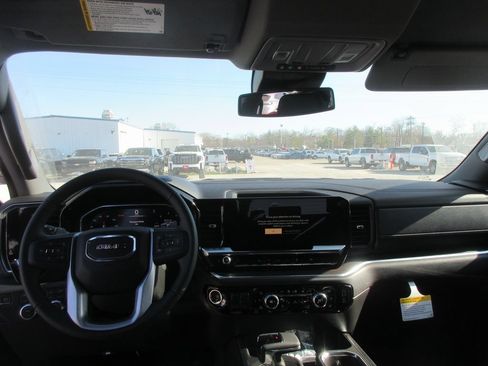 New 2026 GMC Sierra 1500 SLT w/ SLT Convenience Package image 16
