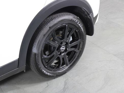 Certified 2024 Nissan Kicks SR FWD image 13