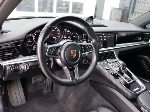 Used 2018 Porsche Panamera 4 image 12