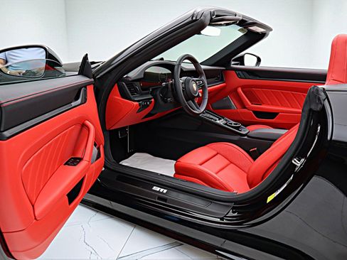 Used 2026 Porsche 911 Carrera 4 GTS AWD/4WD image 43