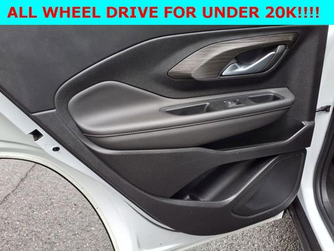 Used 2022 GMC Terrain SLE image 9