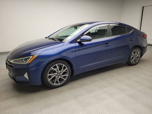 Used 2020 Hyundai Elantra Limited FWD image 2