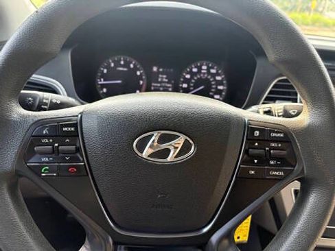 Used 2016 Hyundai Sonata SE image 11