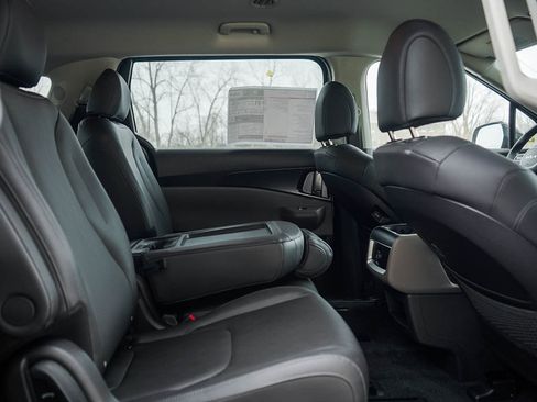 New 2026 Kia Carnival FWD image 12