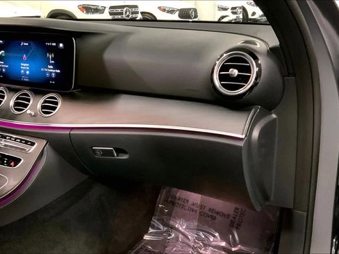 Used 2022 Mercedes-Benz E 350 Sedan image 17