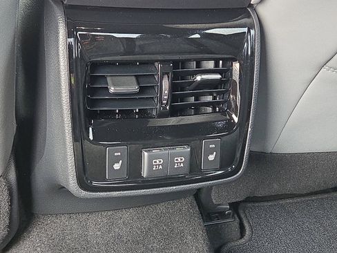 Used 2020 Toyota Avalon Limited w/ Advanced Safety Package FWD image 11