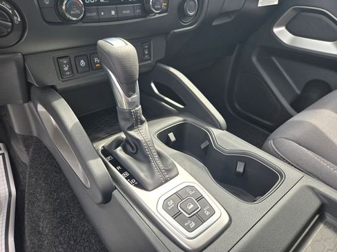 New 2026 Nissan Frontier SV w/ All-Weather Content Package AWD/4WD image 8