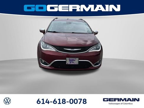 Used 2018 Chrysler Pacifica Limited w/ Tire & Wheel Group FWD image 14