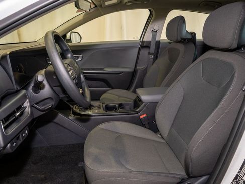 New 2025 Kia K4 LXS image 14