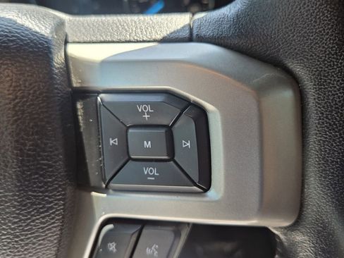 Used 2020 Ford F150 Lariat w/ Equipment Group 502A Luxury AWD/4WD image 25