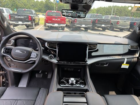 New 2026 Jeep Grand Wagoneer Summit AWD/4WD image 7