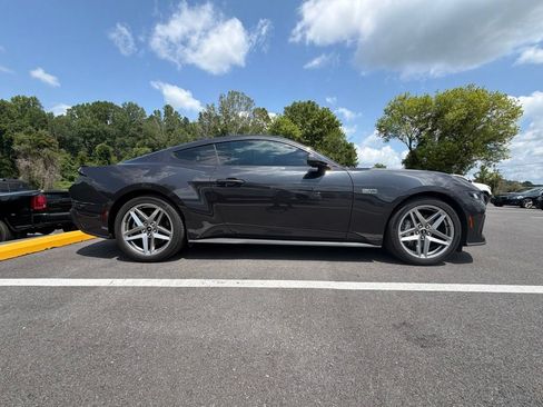 Used 2024 Ford Mustang GT RWD image 5