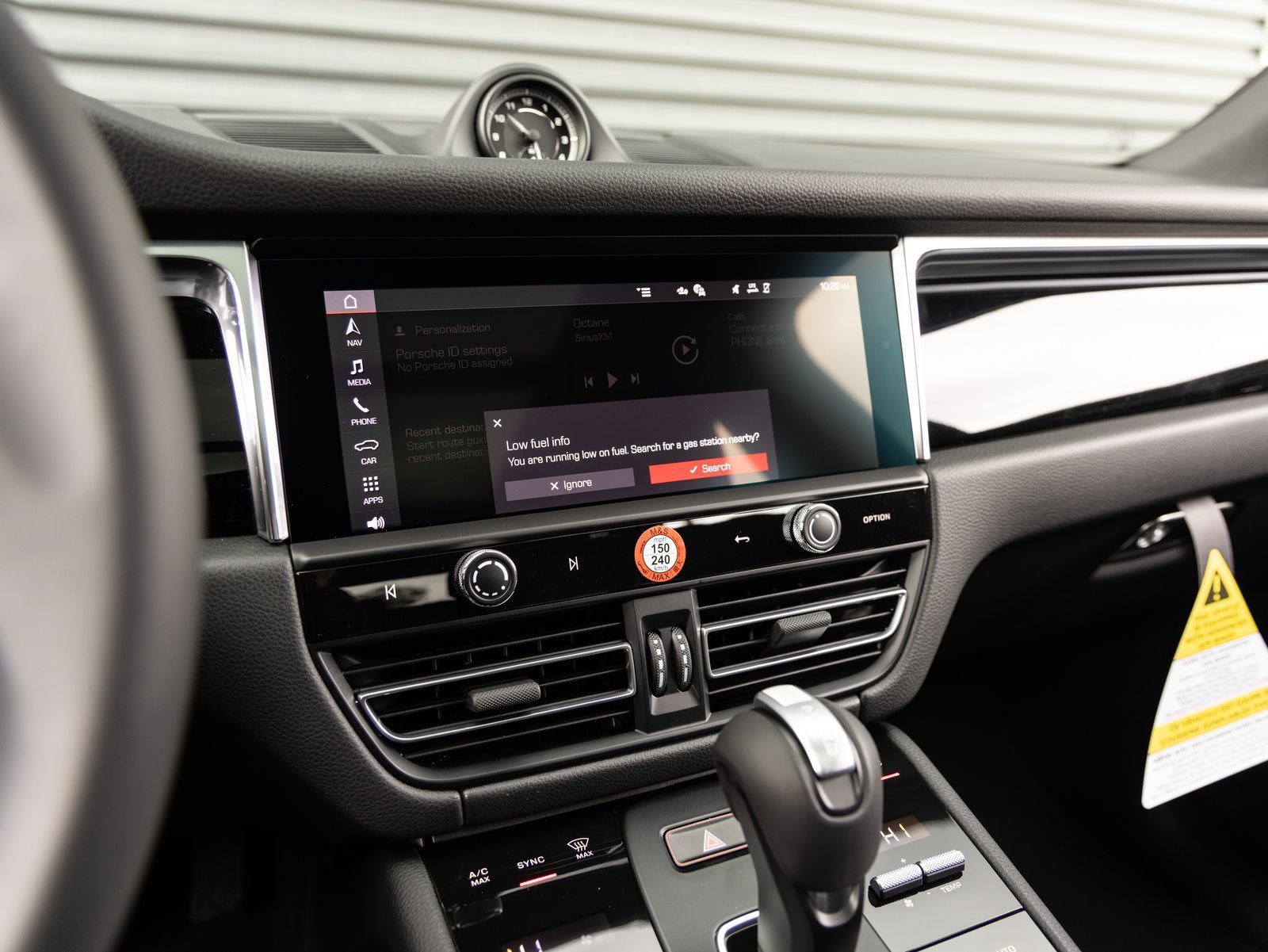 Certified 2026 Porsche Macan AWD/4WD image 15