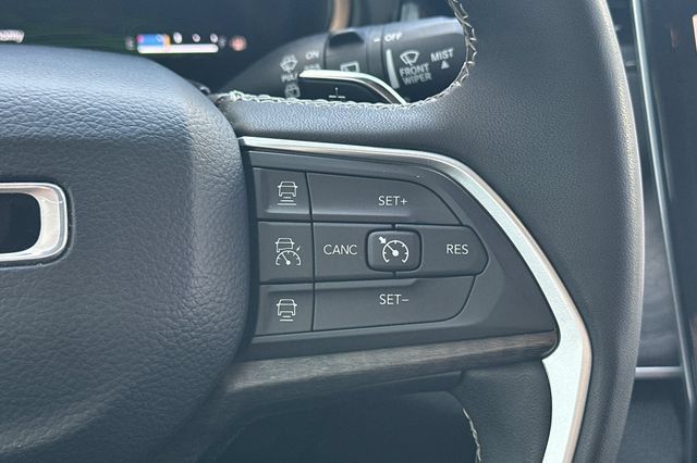 Used 2024 Jeep Grand Cherokee Limited 4xe AWD/4WD image 30