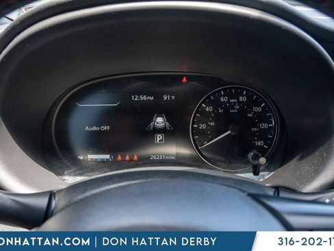 Used 2023 Nissan Kicks SR w/ SR Premium Package FWD image 8