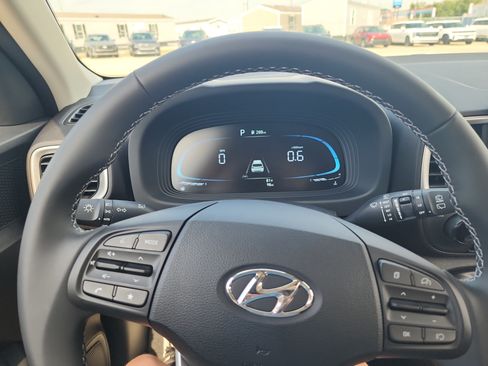 Used 2026 Hyundai Venue SEL FWD image 23