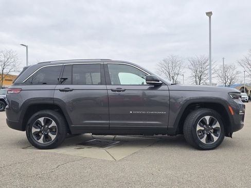 Used 2022 Jeep Grand Cherokee Limited 4xe image 35