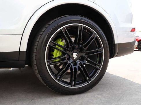 Used 2017 Porsche Cayenne S AWD/4WD image 69