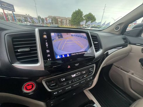 Used 2017 Honda Pilot Elite image 24
