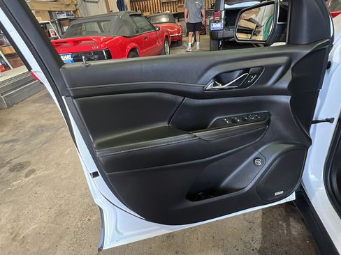 Used 2019 GMC Acadia SLT AWD/4WD image 10