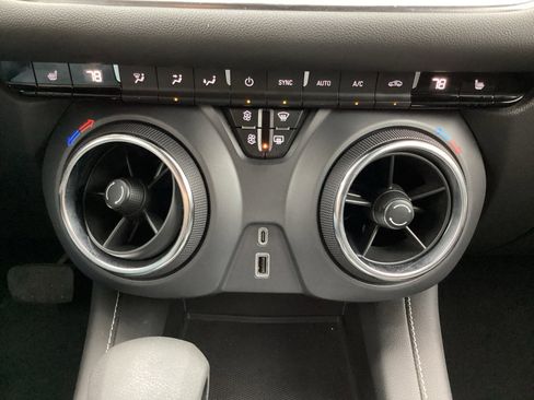 Used 2025 Chevrolet Blazer LT image 22