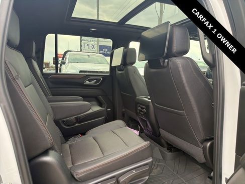 Used 2023 Chevrolet Suburban High Country AWD/4WD image 10
