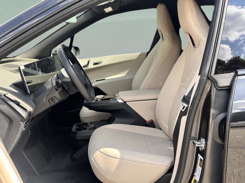 Used 2026 BMW iX xDrive45 w/ Executive Package image 22