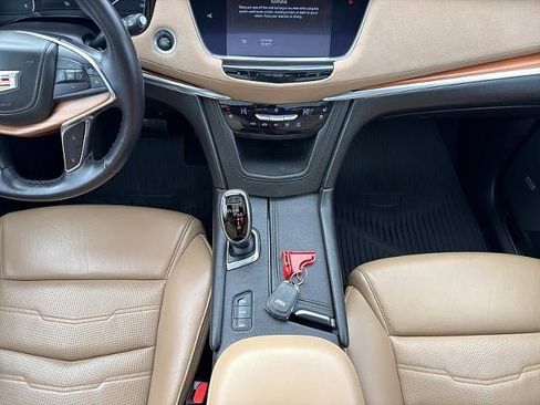 Used 2018 Cadillac XT5 Platinum w/ Driver Assist Package AWD/4WD image 18