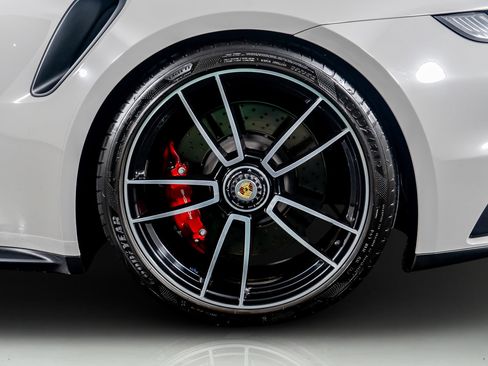 Used 2022 Porsche 911 Turbo image 18