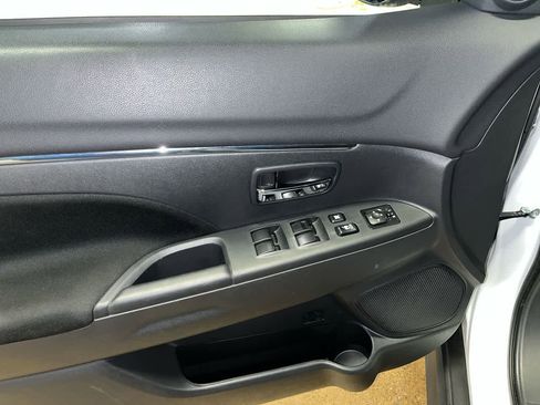 Used 2025 Mitsubishi Outlander Sport ES image 13