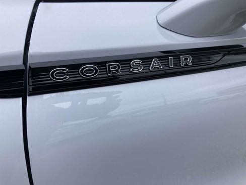 New 2025 Lincoln Corsair Reserve w/ Equipment Group 202A FWD image 11