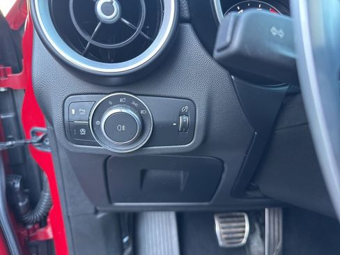 Used 2022 Alfa Romeo Stelvio Veloce image 35