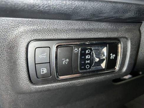 Used 2025 Lincoln Corsair Grand Touring w/ Equipment Group 301A image 15