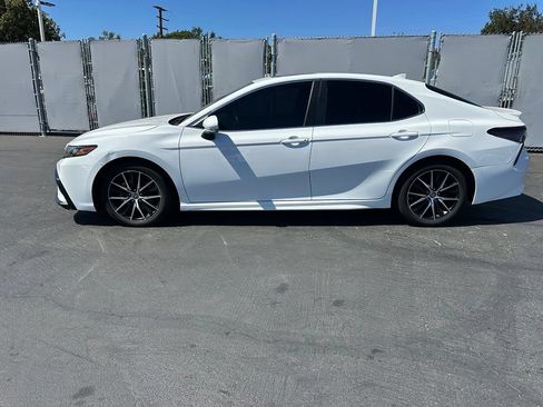 Used 2023 Toyota Camry SE w/ Convenience Package FWD image 2