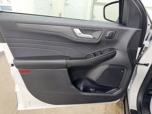 Used 2024 Ford Escape Platinum w/ Premium Technology Package image 10