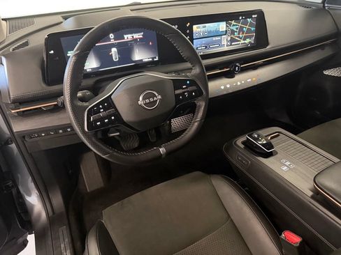 Used 2023 Nissan Ariya AWD image 11