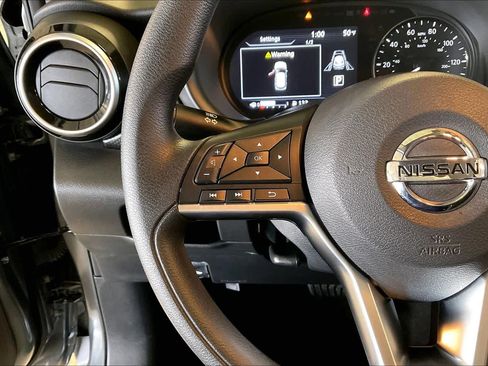 Used 2021 Nissan Kicks SV image 22