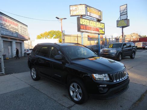 Used 2012 Jeep Compass Latitude image 2