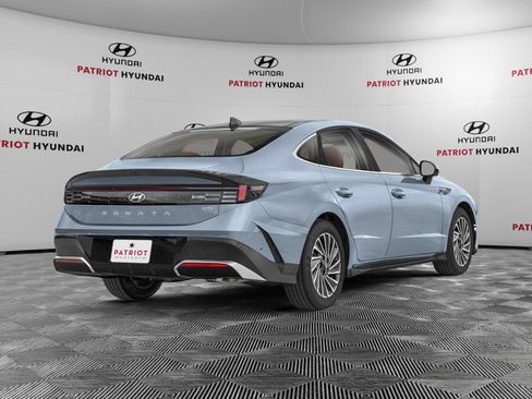 New 2026 Hyundai Sonata Limited FWD image 2