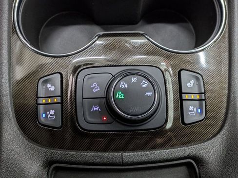 Used 2023 GMC Acadia AT4 w/ Technology Package AWD/4WD image 9