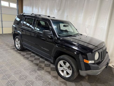 Used 2012 Jeep Patriot Limited w/ Sun/Sound Group AWD/4WD image 10