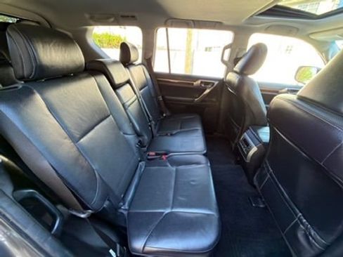 Used 2018 Lexus GX 460 Premium w/ Premium Package AWD/4WD image 29