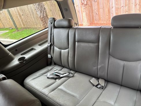 Used 2003 Chevrolet Suburban 2500 LT w/ LT Preferred Equipment Group AWD/4WD image 11