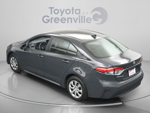 Used 2025 Toyota Corolla LE image 9