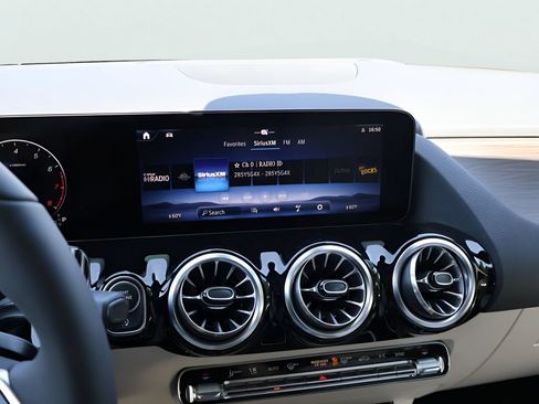 New 2026 Mercedes-Benz GLA 250 4MATIC image 20