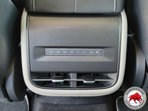 Used 2024 Lincoln Nautilus Reserve AWD/4WD image 17