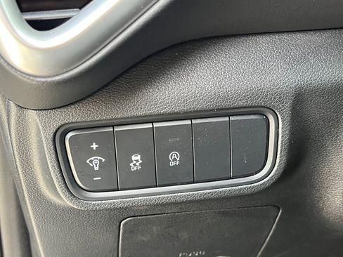 Used 2025 Kia Soul LX w/ LX Technology Package FWD image 23