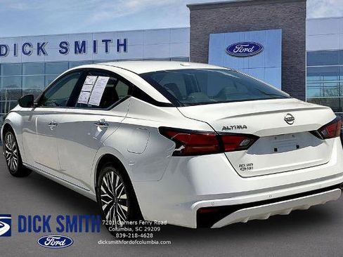 Used 2025 Nissan Altima 2.5 SV FWD image 4