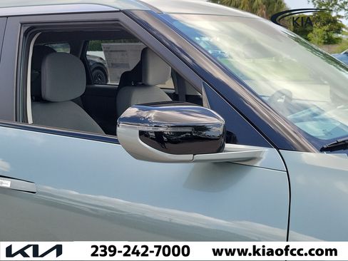 New 2027 Kia Seltos S FWD image 8